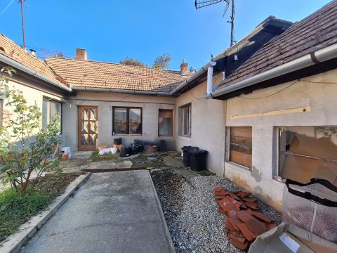 Eladó Ház 7625 Pécs ===== Két egymás melletti ház együtt eladó===