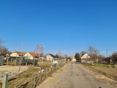 Eladó Telek 2454 Iváncsa 