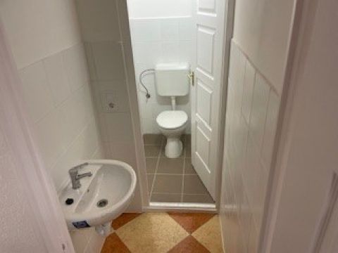 Kiadó Üzlethelyiség 2730 Albertirsa 