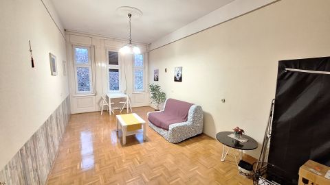 Kiadó Lakás 1061 Budapest 6. kerület 