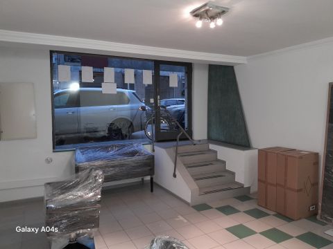 Eladó Üzlethelyiség 1132 Budapest 13. kerület , Újlipótvárosban eladó egy felújított 31 nm-es üzlethelyiség 