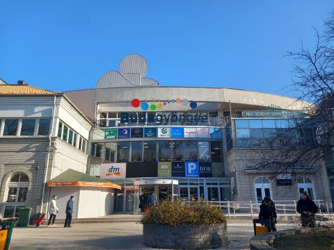 Eladó Üzlethelyiség 1026 Budapest 2. kerület , Kiváló befektetés!