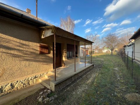 Eladó Ház 8624 Balatonszárszó VÍZPART KÖZELI TELKEN felújítandó ház