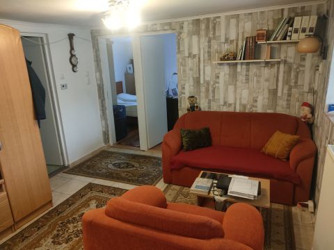 Eladó Ház 6044 Kecskemét Kecskemét-Hetényi út közelében takaros kis ház