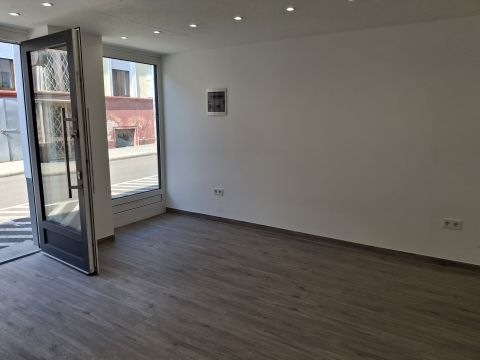 Kiadó Üzlethelyiség 3200 Gyöngyös , Belváros közelében