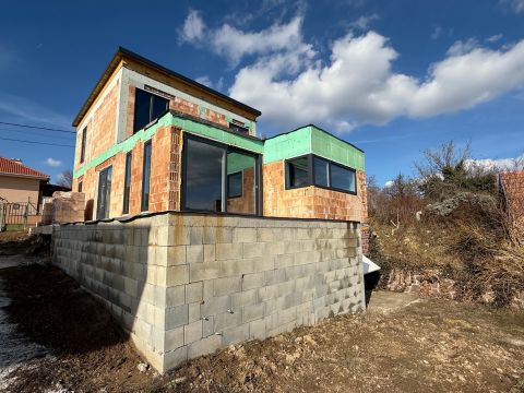 Eladó Ház 8220 Balatonalmádi panorámás környezetben Vörösberény újépítésű részén