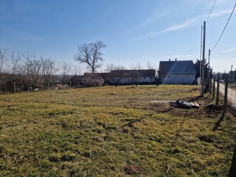 Eladó Telek 2115 Vácszentlászló 