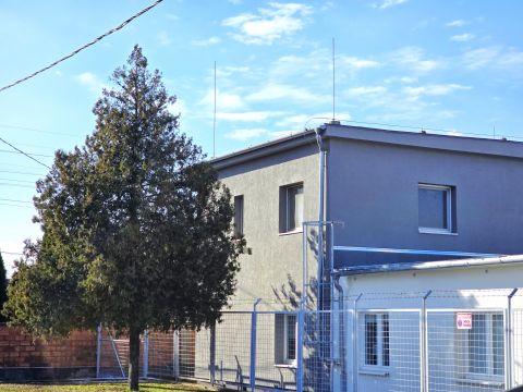 Eladó Ipari 7630 Pécs Gyárvárosi össz. 430 nm-es üzem