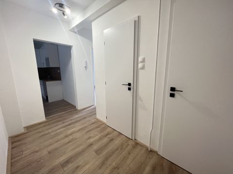 Eladó Lakás 7632 Pécs Kertvárosban felújított 3 szobás erkélyes lakás