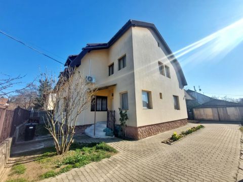 Eladó Ház 2151 Fót , Somlyó