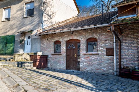 Eladó Ház 2500 Esztergom 