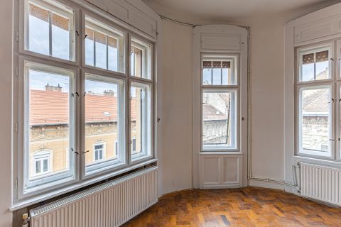 Eladó Lakás 1078 Budapest 7. kerület , Ligetvárosban 841.000 Ft-os nm áron 3,5 szobássá alakítható 