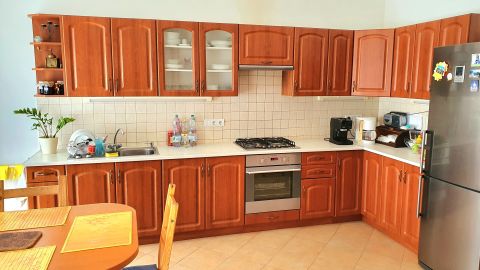 Eladó Lakás 1067 Budapest 6. kerület Oktogon melletti csendes utcában