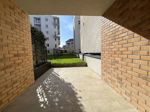 Eladó Lakás 1086 Budapest 8. kerület , Egyetemek szomszédságában: FIATAL PÁROKNAK ,DIÁKOKNAK EGYEDÜLÁLLÓKNAK, BEFEKTETŐKNEK