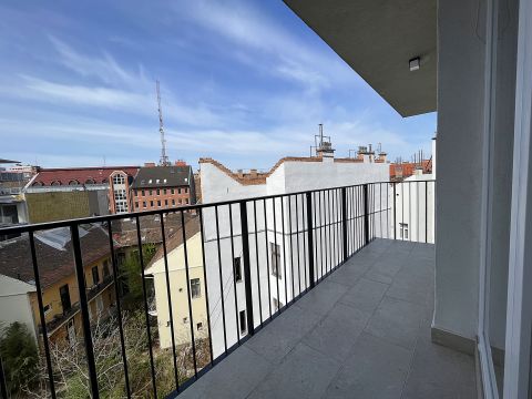 Eladó Lakás 1086 Budapest 8. kerület , Egyetemek szomszédságában: FIATAL PÁROKNAK ,DIÁKOKNAK EGYEDÜLÁLLÓKNAK, BEFEKTETŐKNEK