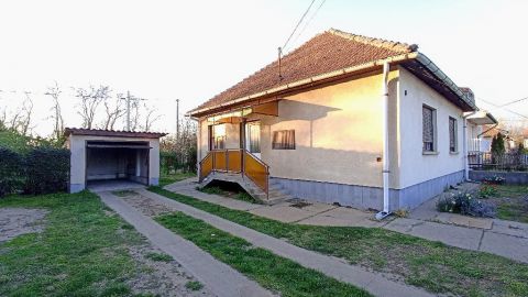 Eladó Ház 5126 Jászfényszaru , 5126 Jászfényszaru, központi