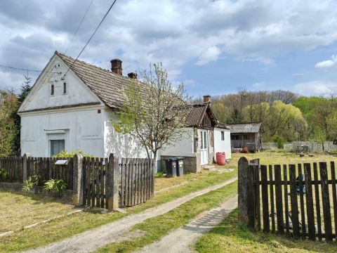 Eladó Ház 7516 Berzence , Berzence mellékutcájában felújítandó kertes ház eladó! 