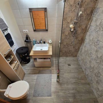 Eladó Lakás 6000 Kecskemét KERTKAPCSOLATOS FELÚJÍTOTT LAKÁS A BELVÁROS SZÍVÉBEN.