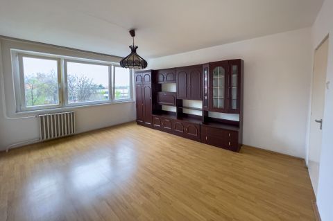 Eladó Lakás 1102 Budapest 10. kerület , Kőbánya központjában 2 szobás panellakás eladó!
