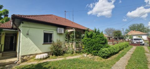 Eladó Ház 8693 Lengyeltóti , Balaton közeli ház