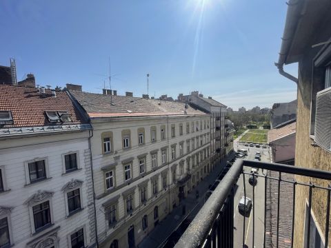 Eladó Lakás 1081 Budapest 8. kerület , Erkel színháznál