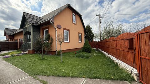 Eladó Ház 3711 Szirmabesenyő , Kétgenerációs ház nagy telekkel Szirmabesenyőn