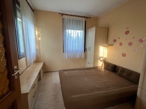 Kiadó Ház 7300 Komló 