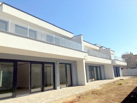 Eladó Ház 4431 Nyíregyháza , SÓSTÓFÖRDŐ, a tóhoz közel