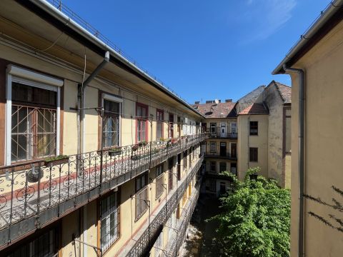 Eladó Lakás 1086 Budapest 8. kerület 