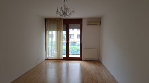 Kiadó Lakás 1133 Budapest 13. kerület Kiadó ERKÉLYES 2 szobás lakás a KLEOPÁTRA házban