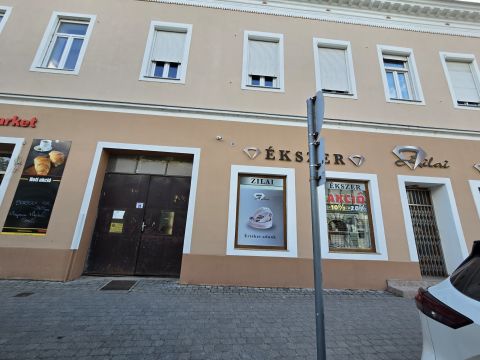 Eladó Lakás 7800 Siklós 
