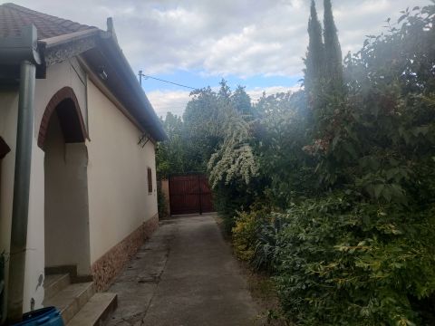 Eladó Ház 6000 Kecskemét Petőfiváros közvetlen közelében