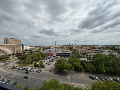 Eladó Lakás 6000 Kecskemét , Kecskeméten Dobó István Krt.-on 84-nm-es, erkélyes lakás 