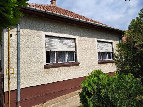 Eladó Ház 5609 Csabaszabadi , 5609 Csabaszabadi, Csendes, zöldövezet