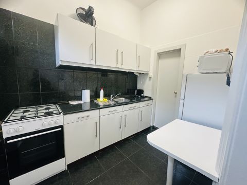 Kiadó Lakás 1078 Budapest 7. kerület , Kiadó, bútorozott garzon lakás a Hernád utcában lift nélkül