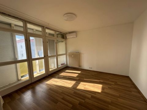 Kiadó Lakás 7633 Pécs 