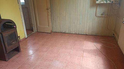 Eladó Ház 2461 Tárnok Központ közeli, felújítandó ház  