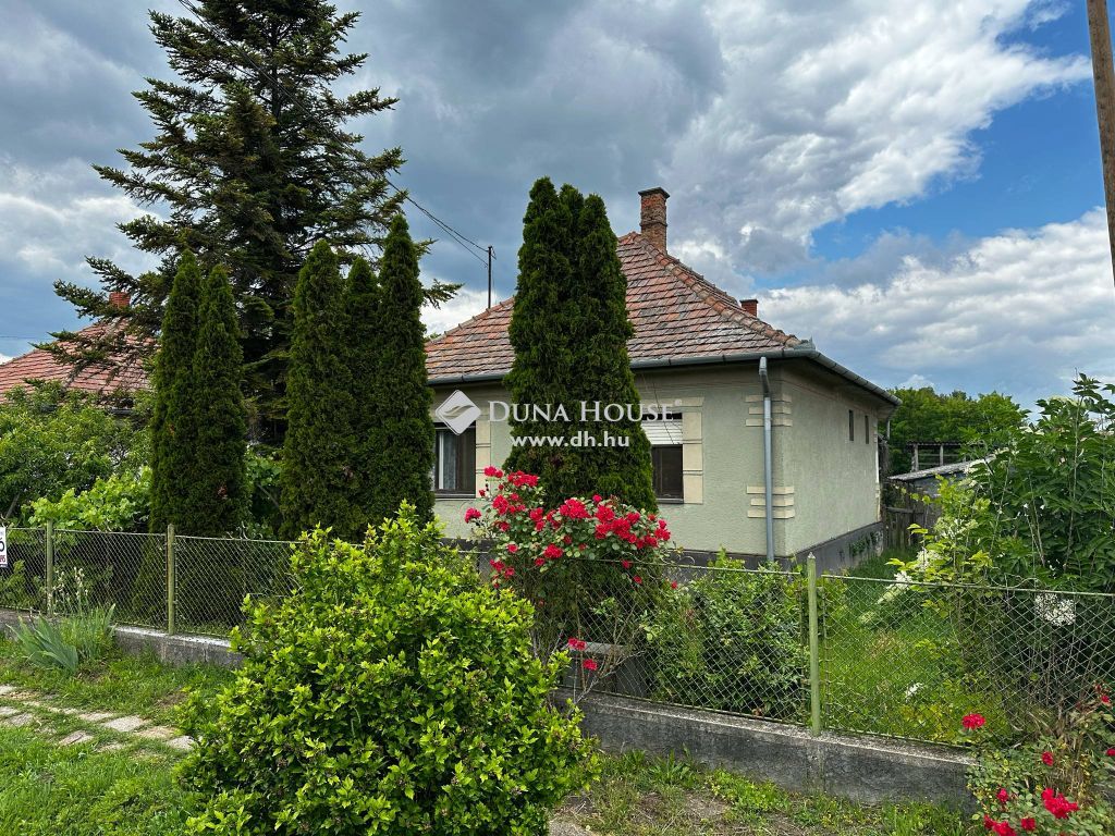 7013 Cece , Központi helyen, gazdálkodásra is alkalmas családi ház eladó — 1/20