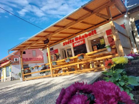 Eladó Üzlethelyiség 7632 Pécs , Kertváros