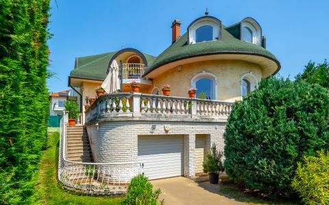 Eladó Ház 1037 Budapest 3. kerület Táborhegyen kiváló elosztású, csendes családi ház