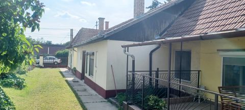 Eladó Ház 2119 Pécel 