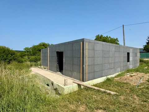Eladó Ház 8372 Cserszegtomaj Csendes kertvárosi utcában, újépítésű ikerfél