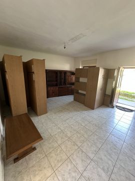 Kiadó Üzlethelyiség 7634 Pécs 