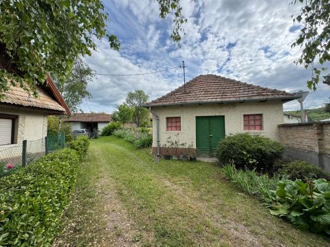 Eladó Ház 3035 Gyöngyöspata Mesés parasztház eladó a Mátra lábánál! 