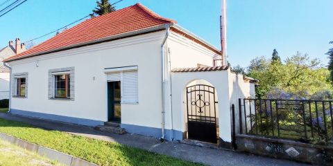Eladó Ház 8852 Zákány Zákányban felújított egyedi ház gyönyörű telekkel! 