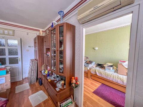 Eladó Lakás 1237 Budapest 23. kerület Soroksár-Újtelepen magasföldszinti lakás központi fűtéssel