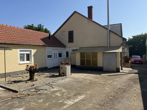 Eladó Ház 7735 Himesháza , Himesháza 2 generációs ház