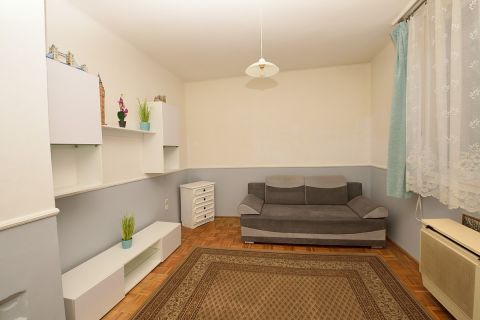 Eladó Lakás 3200 Gyöngyös , Pesti út 