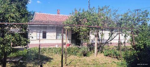 Eladó Ház 5093 Vezseny , 5093 Vezseny, Központ