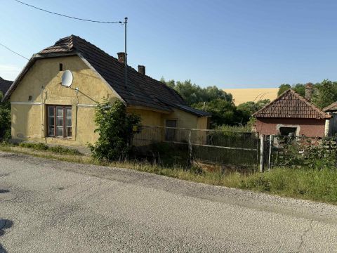 Eladó Ház 2526 Epöl 